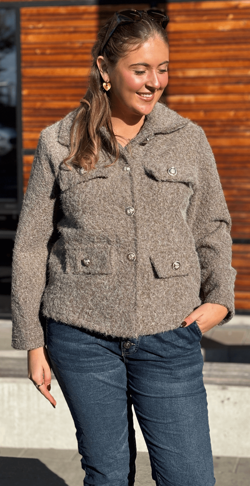 Anastacia klassisk jakke med pynteknapper fango