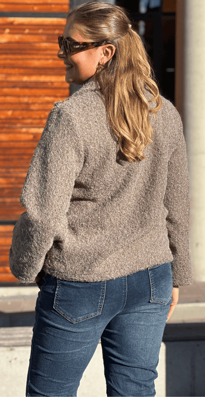 Anastacia klassisk jakke med pynteknapper fango